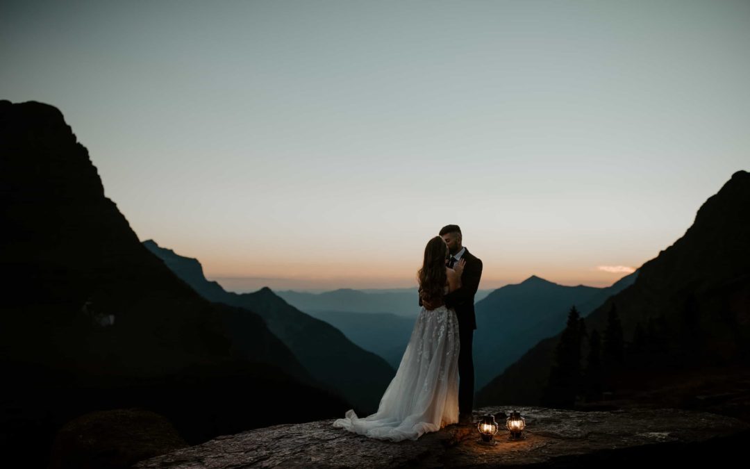 A Romantic October Sunset Hike for Mallory & Erick